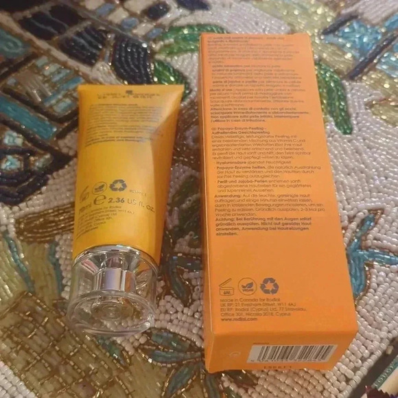 NIB Sealed Rodial's Vit C Papaya Enzyme Scrub 2.36 US fl oz - Picture 3 of 4